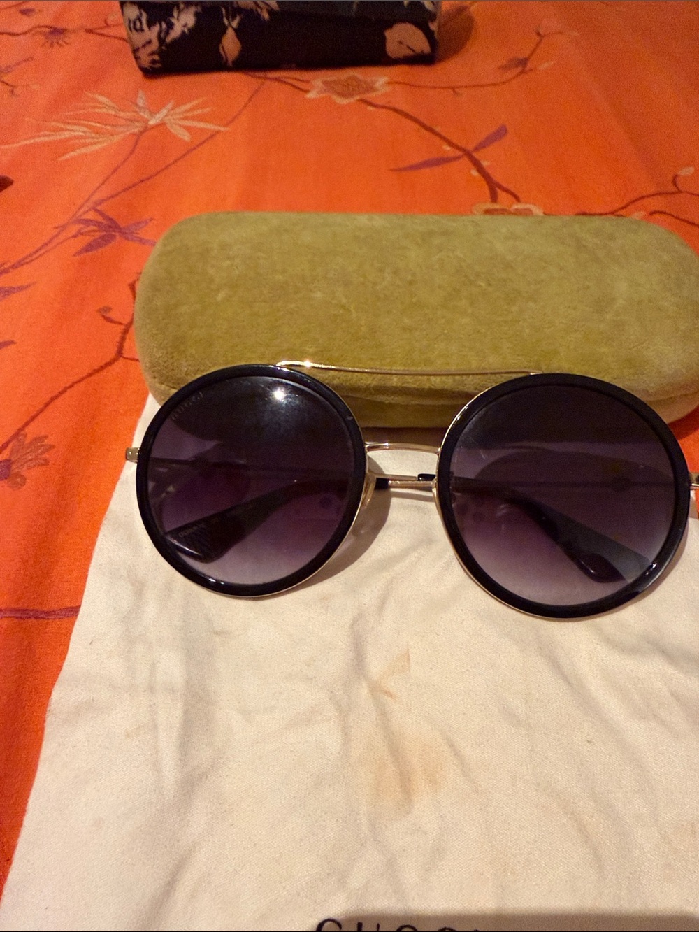 Gucci Round Black Frames with Gradient Purple Lenses